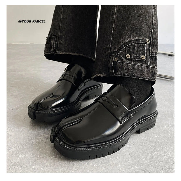 Split toe horseshoe shoes for men's thick sole Loafer shoes Tabi shoes patent leather Korean version trend casual leather shoes