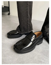 Split toe horseshoe shoes for men's thick sole Loafer shoes Tabi shoes patent leather Korean version trend casual leather shoes